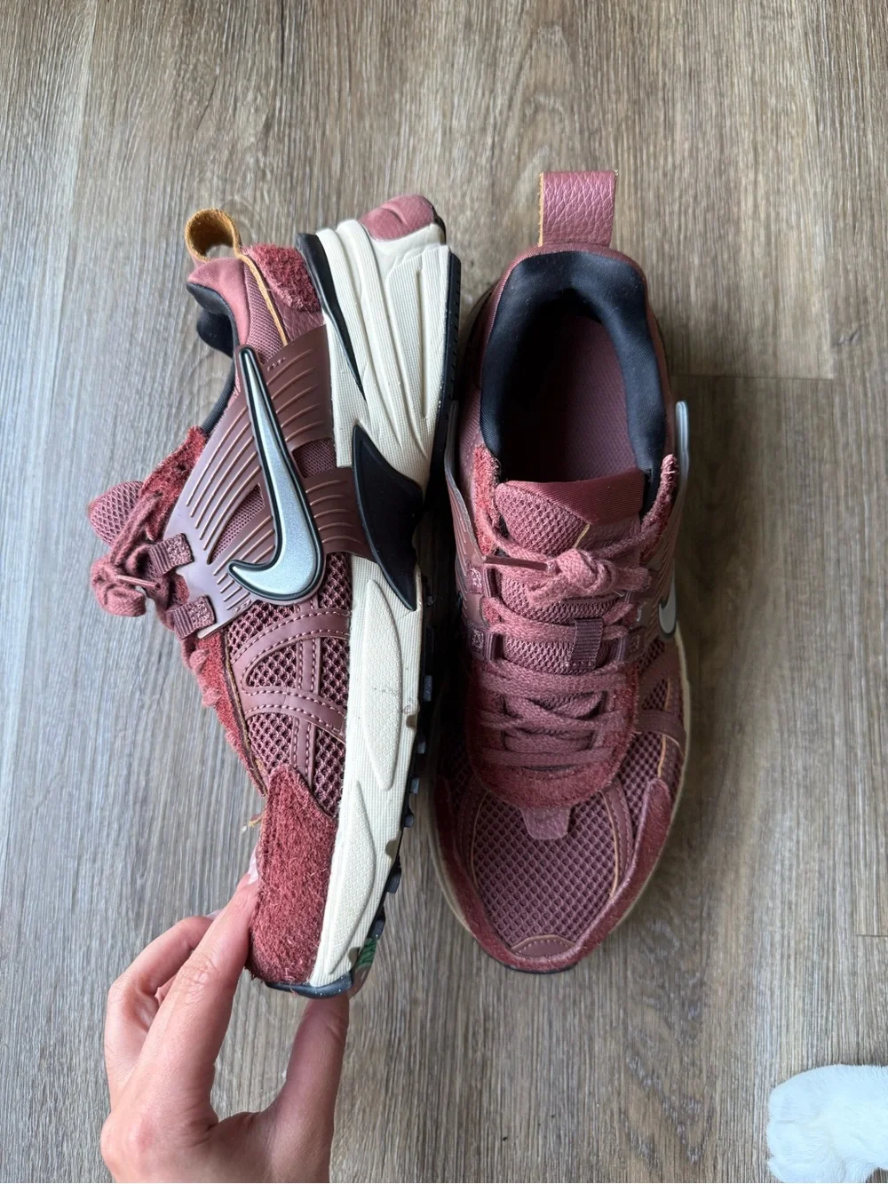 Nike Women’s Maroon Mesh & Suede Runner Sneakers